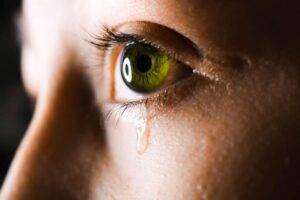 Tränen sind gesund fürs Auge und Medizin
